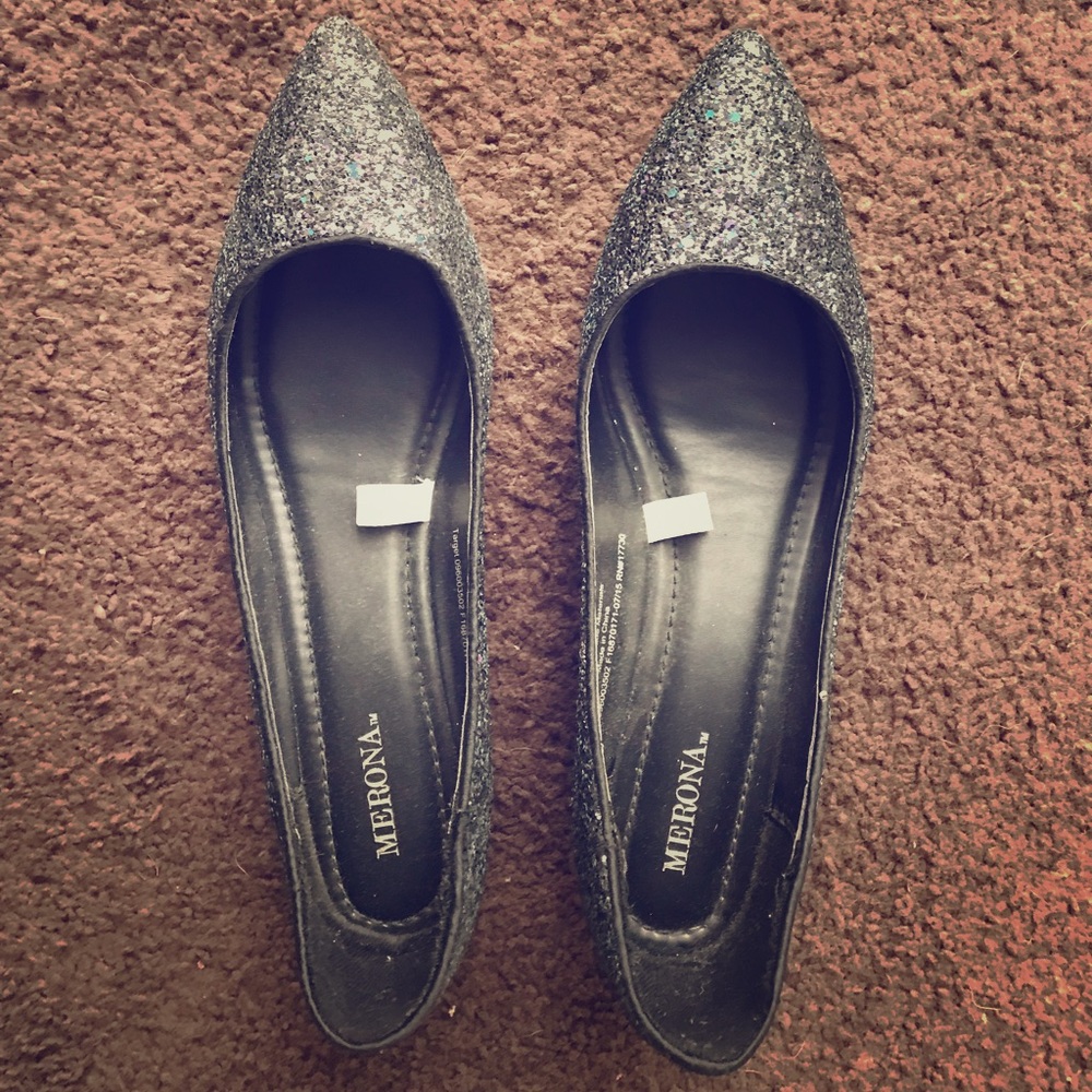 Sparkly pointed toe flats